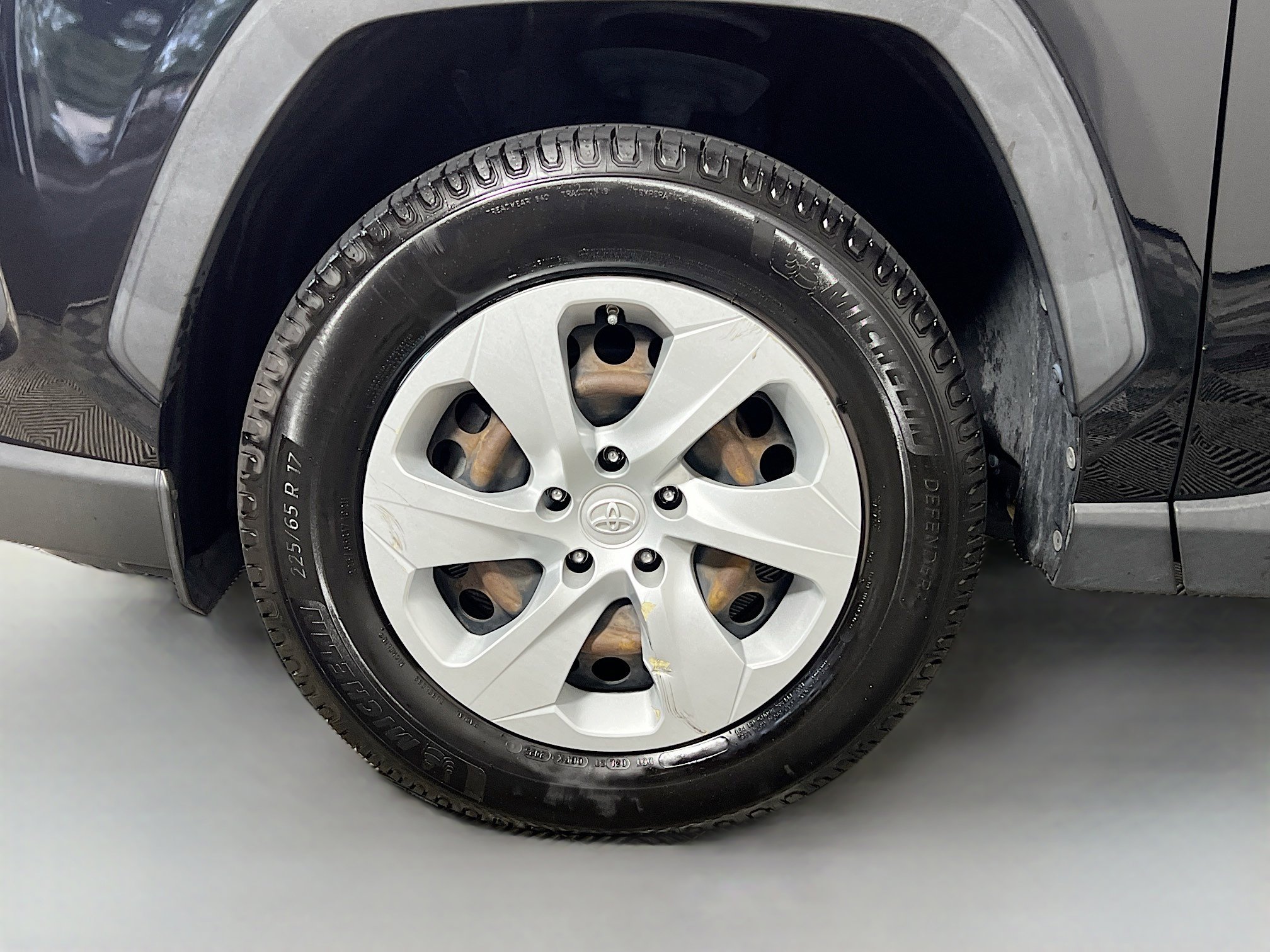 Used 2021 Toyota RAV4 LE FWD image 14