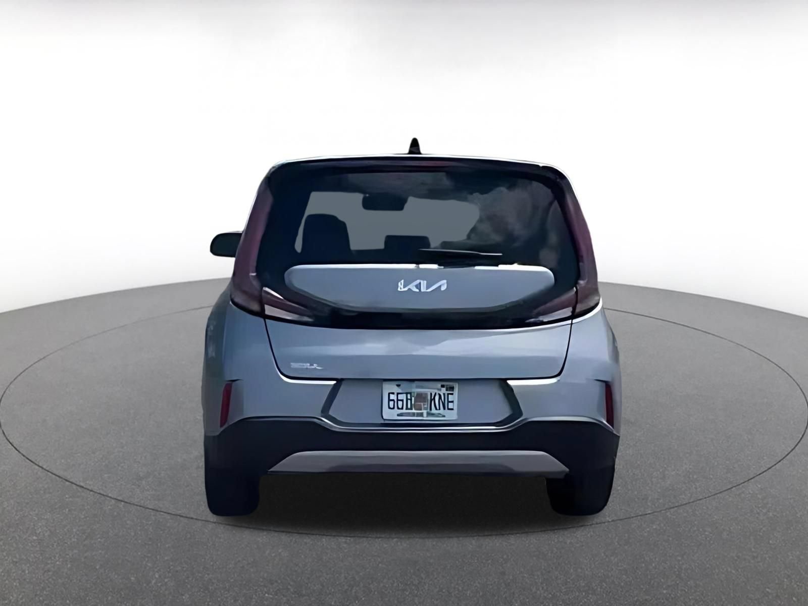 Used 2025 Kia Soul LX w/ LX Technology Package FWD image 4
