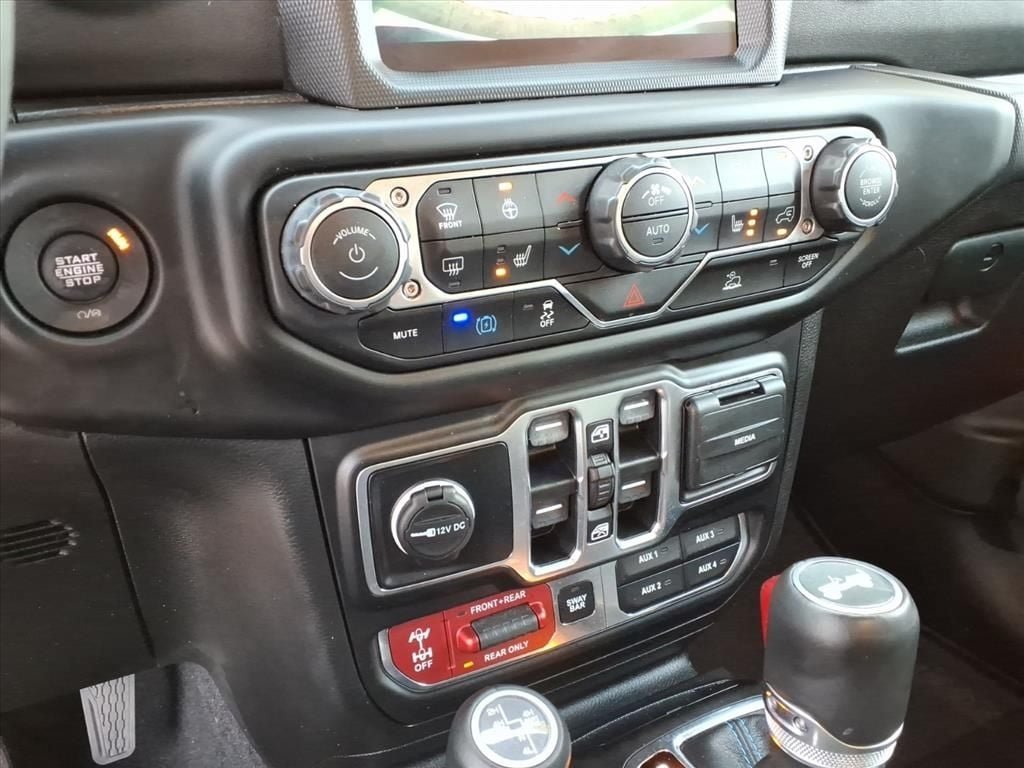 Used 2022 Jeep Wrangler Unlimited Rubicon 4xe w/ Cold Weather Group AWD/4WD image 24