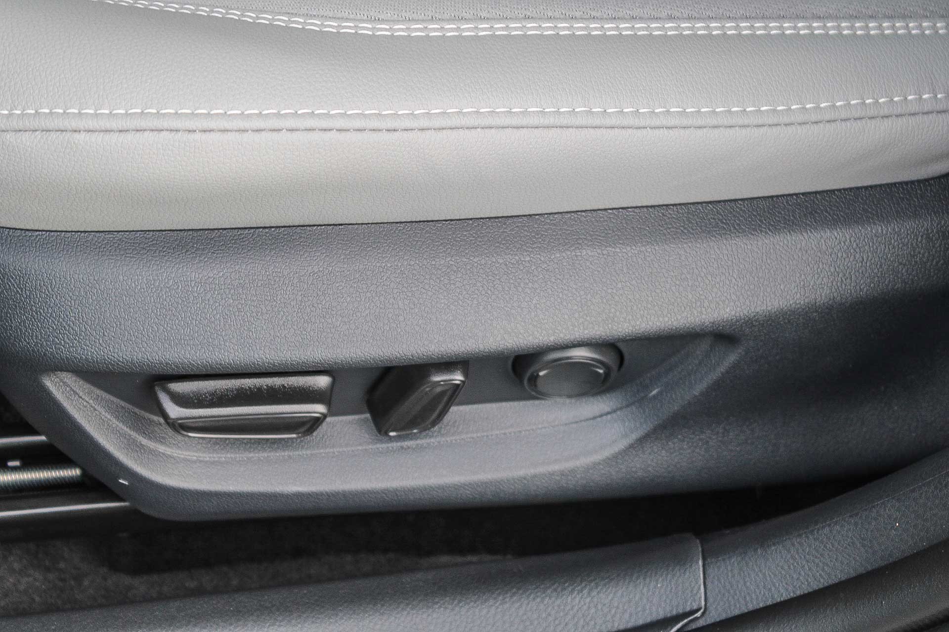 New 2026 Toyota Camry SE w/ Convenience Package FWD image 24