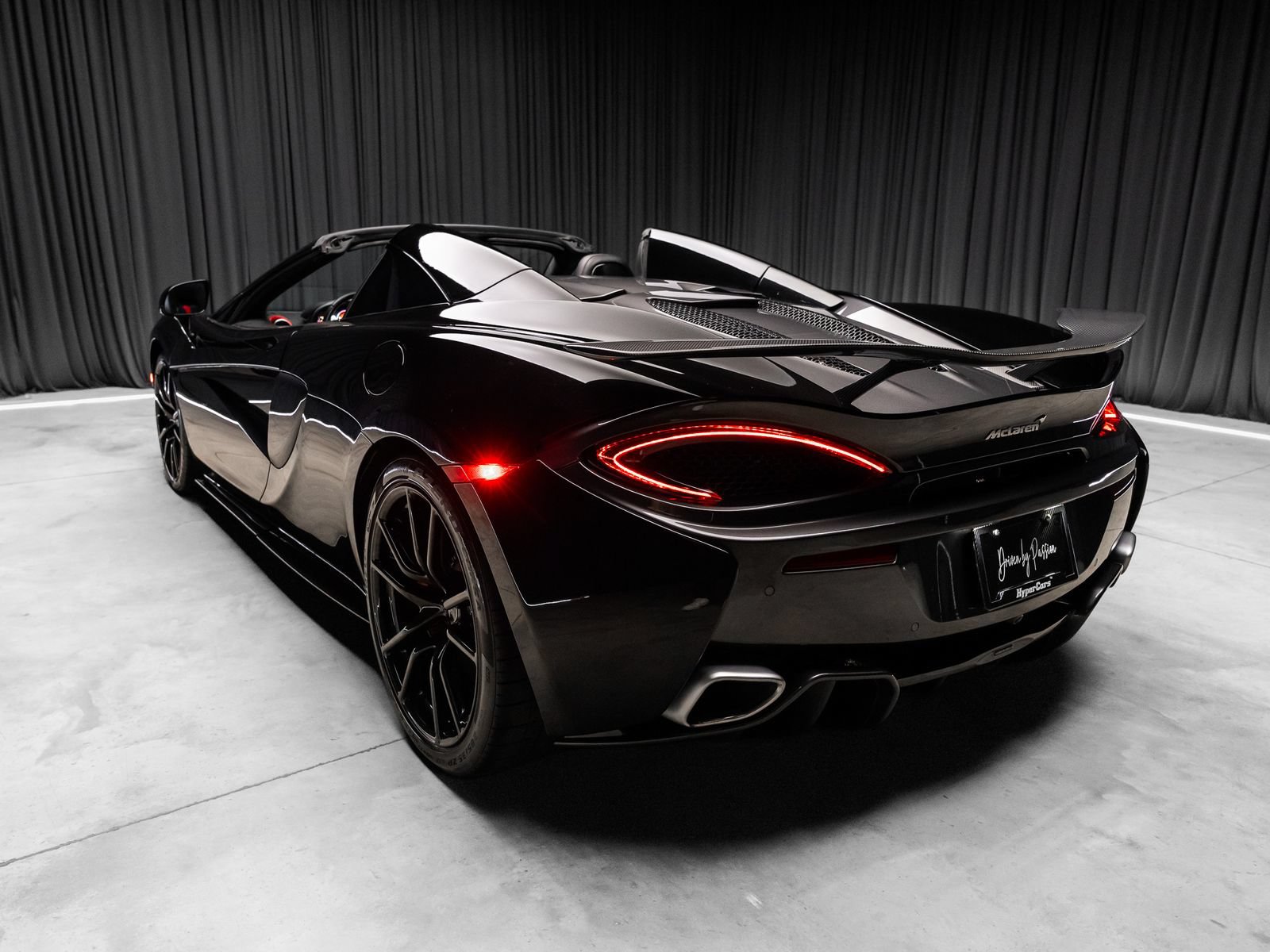 Used 2019 McLaren 570S Spider RWD image 11