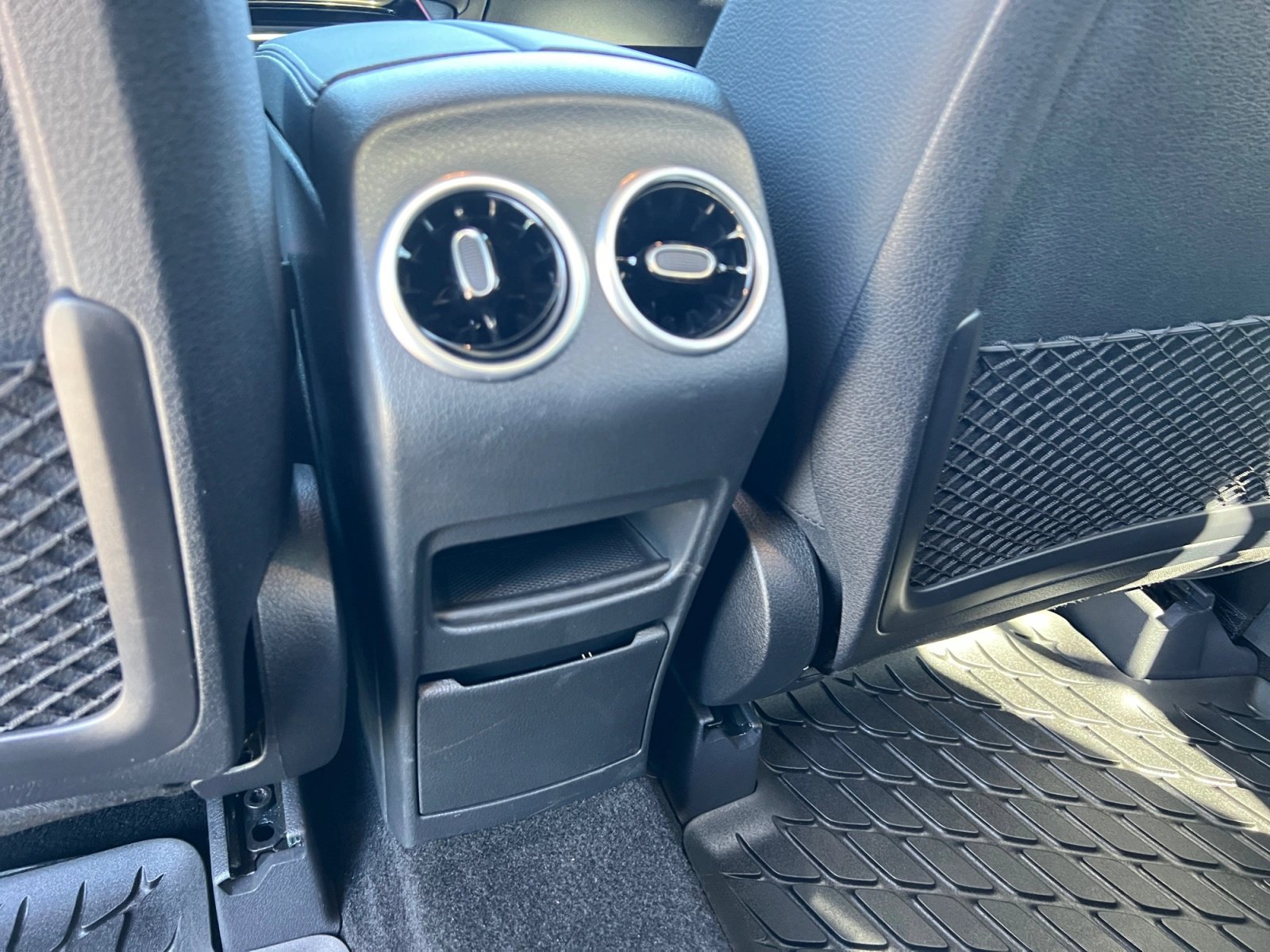 Certified 2026 Mercedes-Benz GLB 250 4MATIC image 21