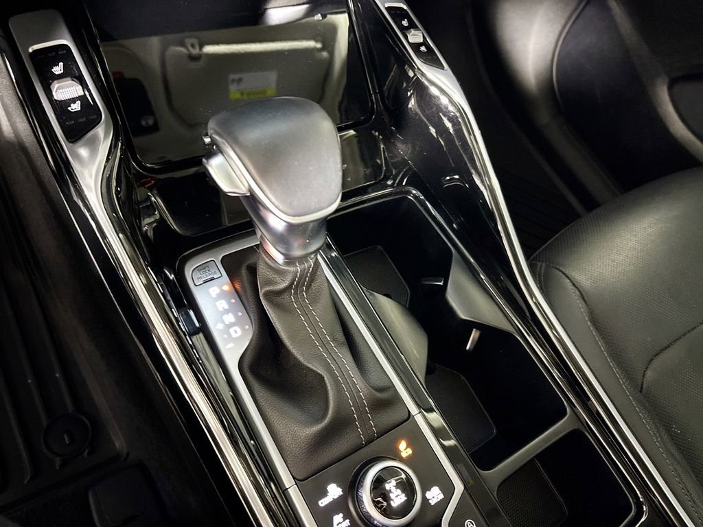 Used 2023 Kia Sorento SX image 18