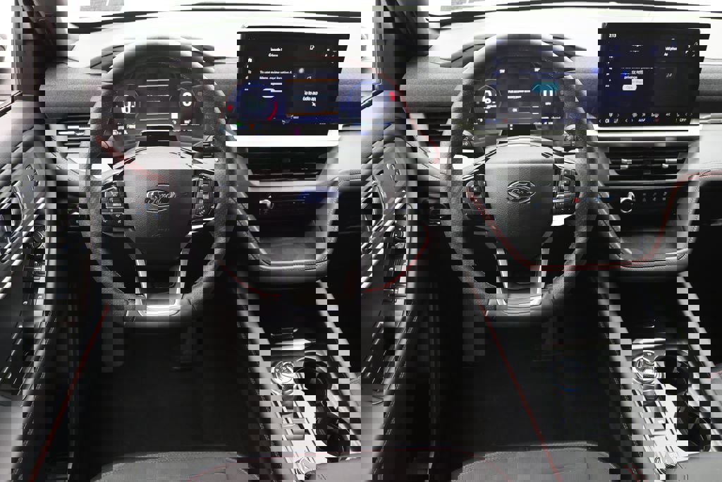 Used 2025 Ford Explorer ST-Line w/ ST-Line Street Pack image 14