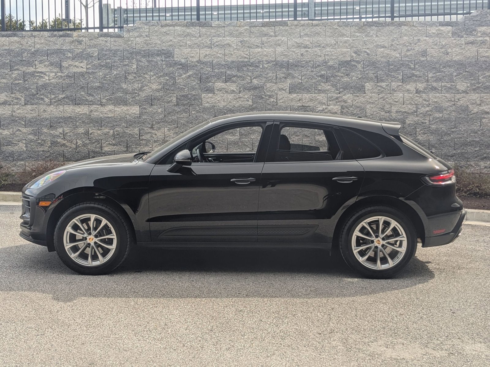 Certified 2026 Porsche Macan Turbo AWD/4WD image 2
