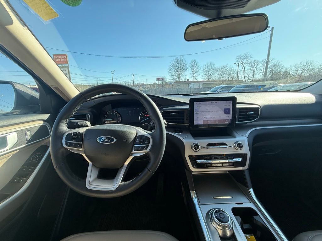 Used 2023 Ford Explorer XLT w/ Equipment Group 202A image 22