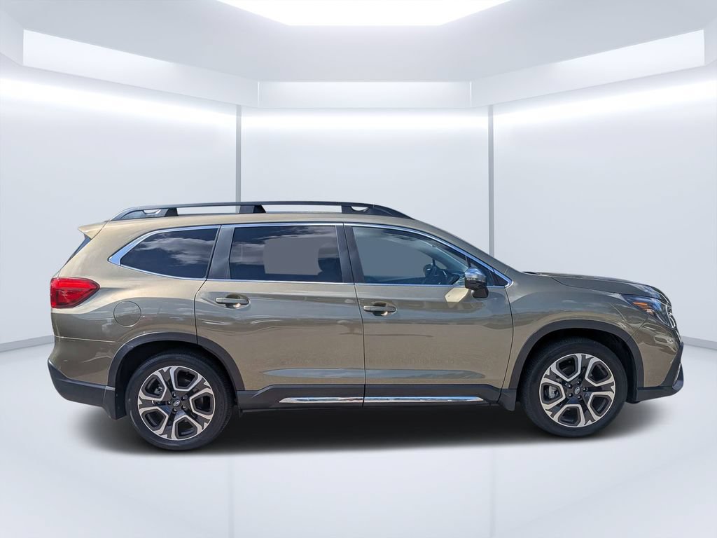 Used 2023 Subaru Ascent Limited w/ Technology Package AWD/4WD image 2