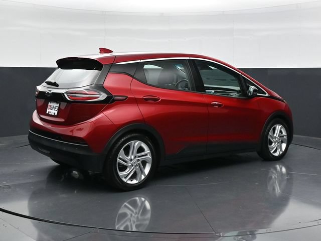 Used 2023 Chevrolet Bolt LT FWD image 2