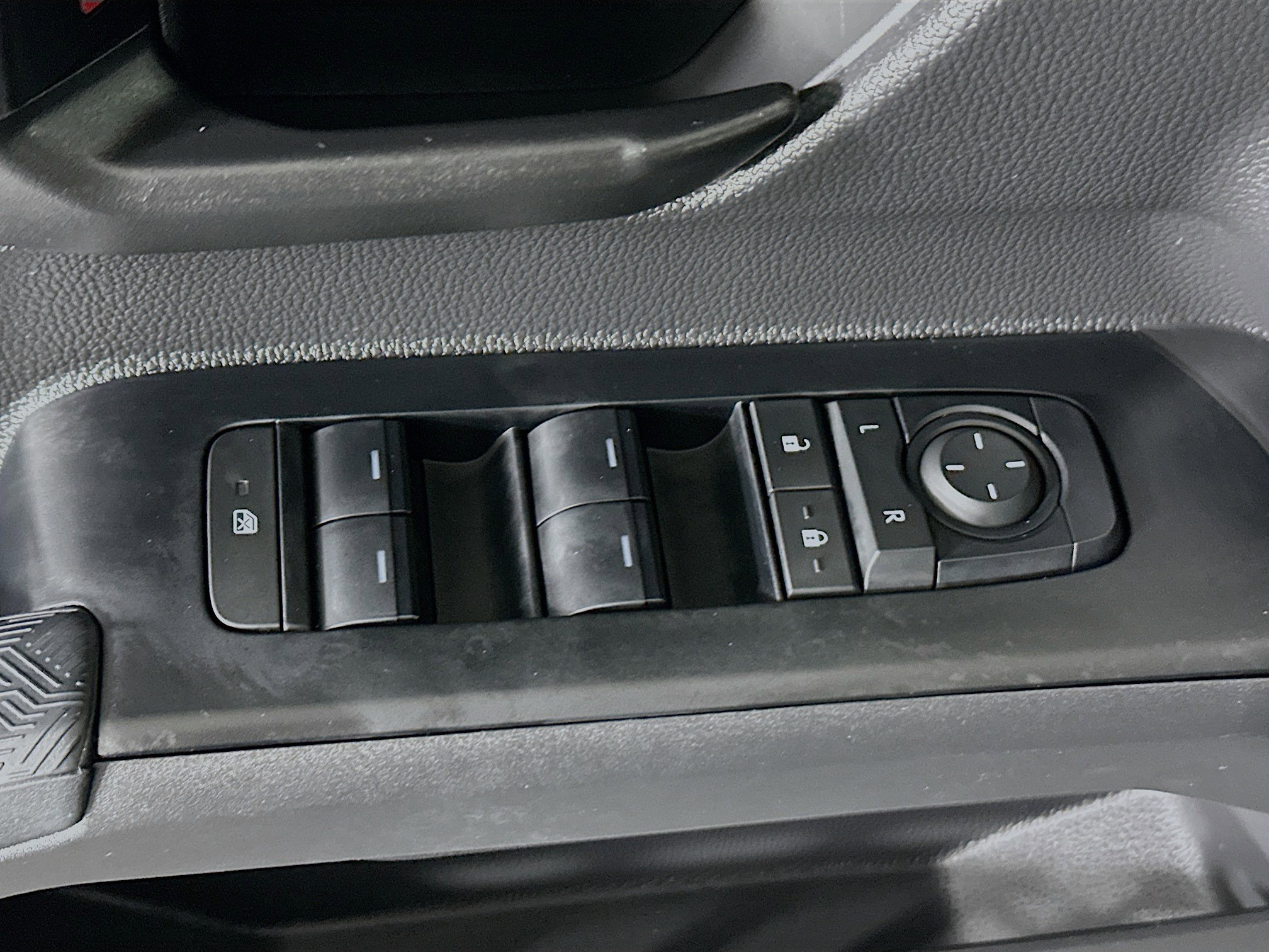 Used 2025 Toyota Tacoma SR5 image 14