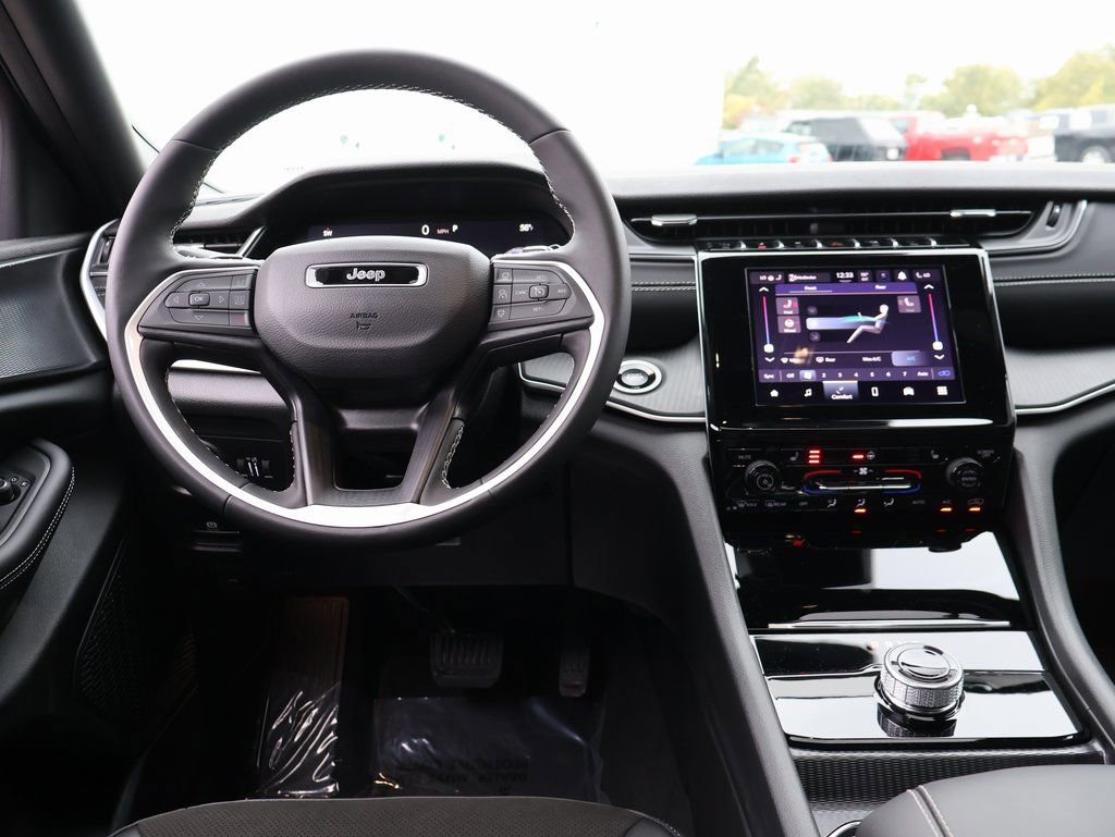 New 2025 Jeep Grand Cherokee L Altitude image 20