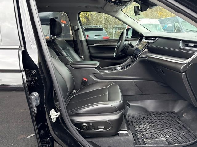 Used 2024 Jeep Grand Cherokee L Limited image 10