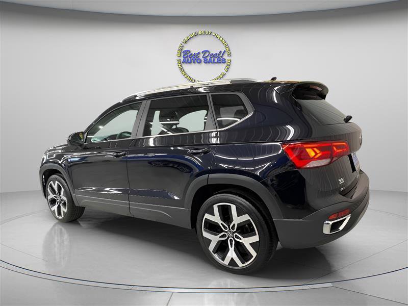 Used 2022 Volkswagen Taos SEL image 3