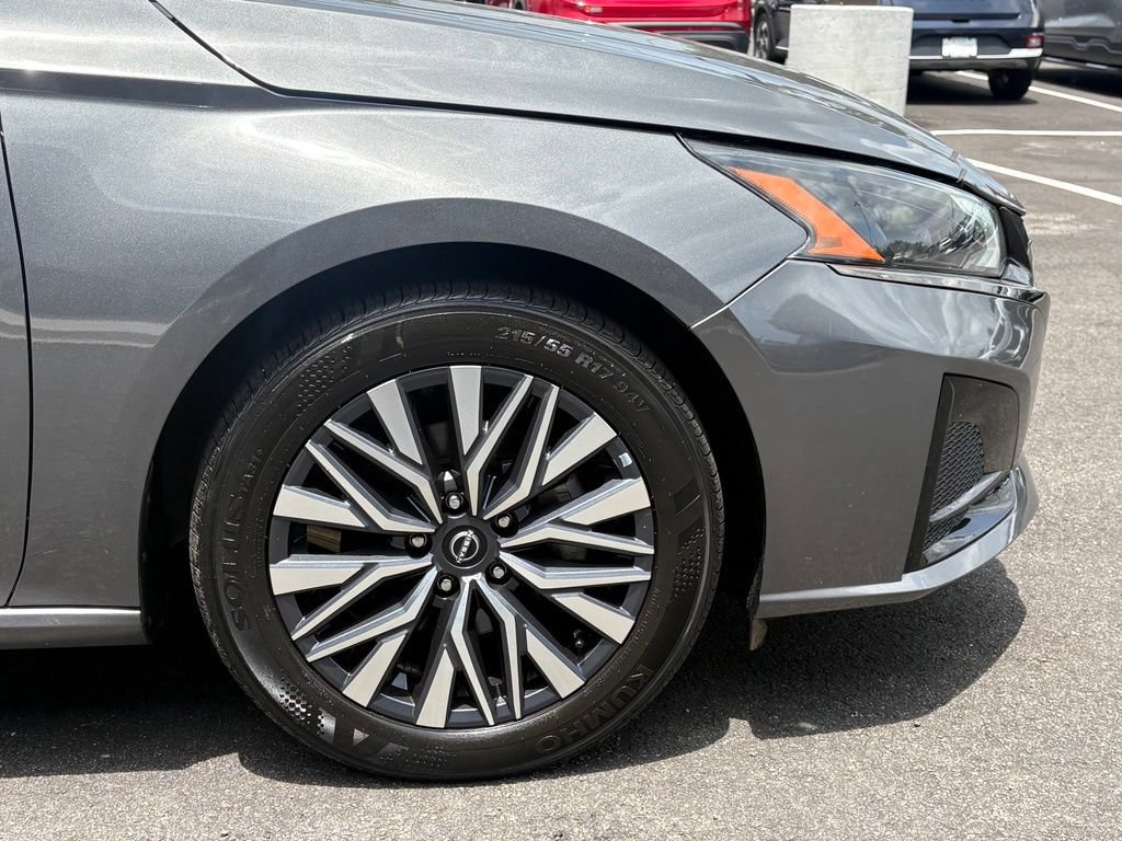 Used 2024 Nissan Altima 2.5 SV FWD image 17