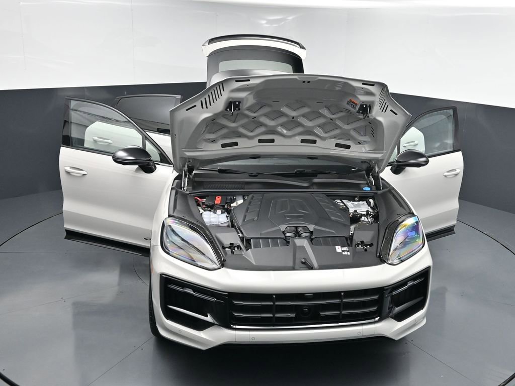 New 2026 Porsche Cayenne GTS image 28