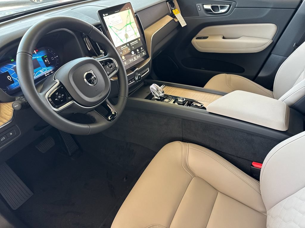 New 2026 Volvo XC60 T8 Plus w/ Climate Package PRO AWD/4WD image 9