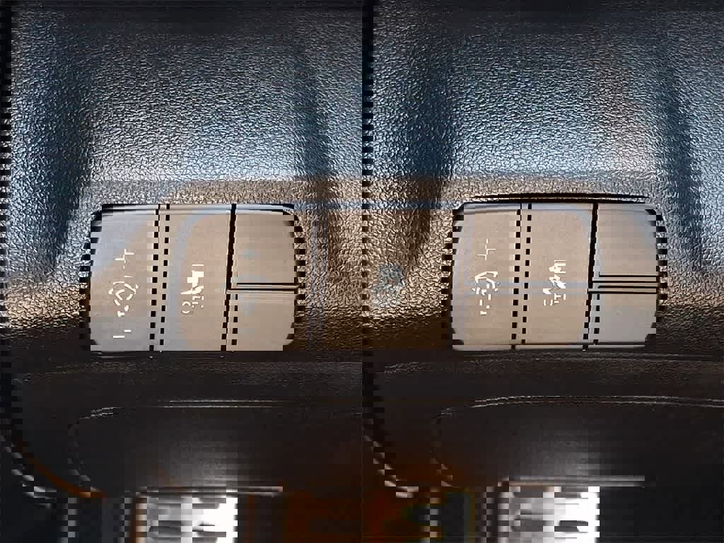 Used 2025 Hyundai Elantra Sport image 23