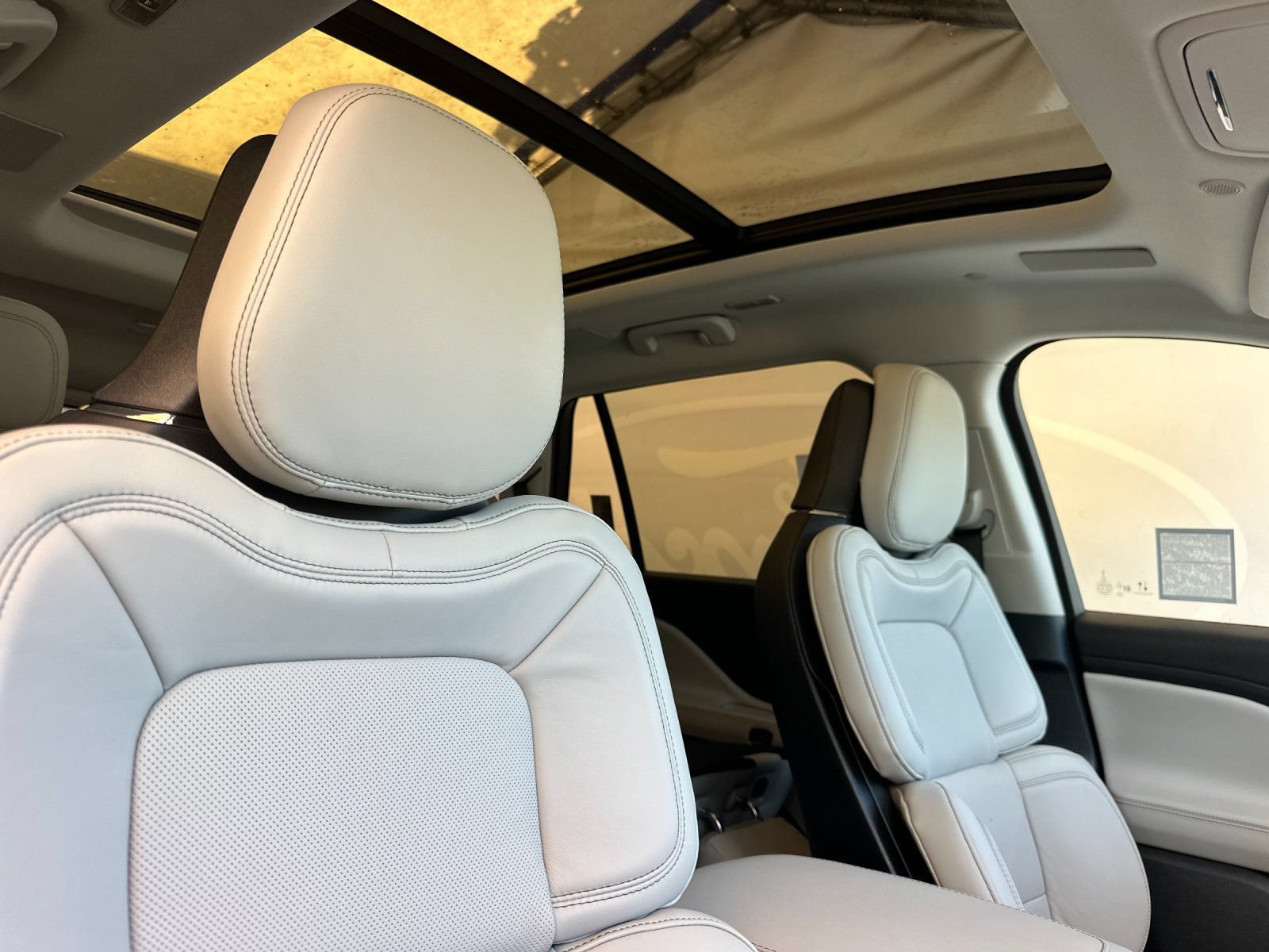 New 2026 Lincoln Aviator Reserve AWD/4WD image 17