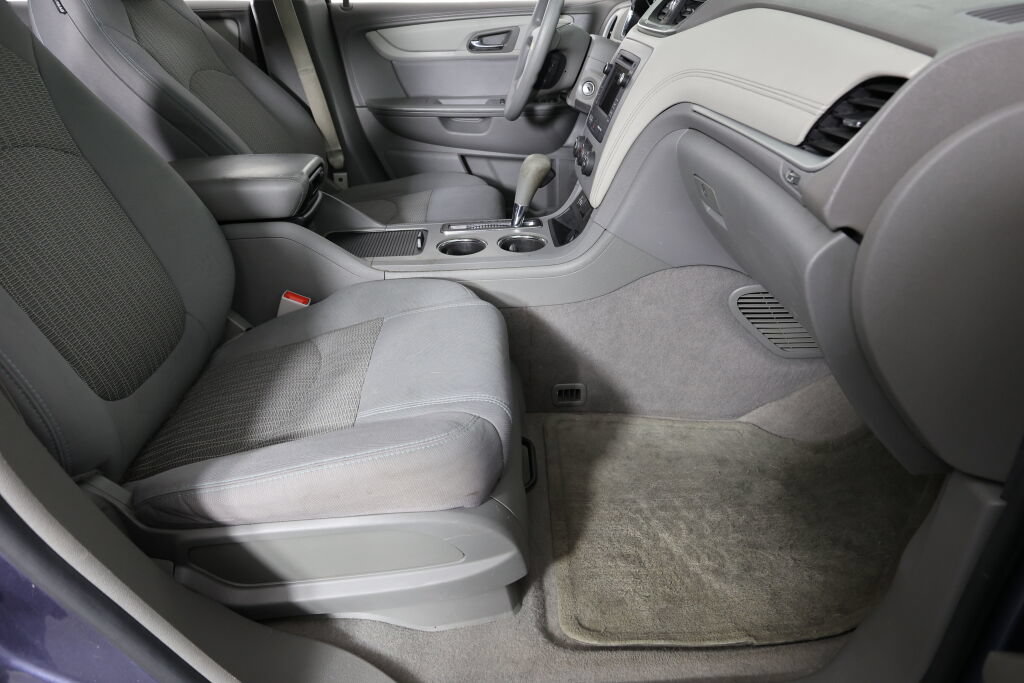 Used 2014 Chevrolet Traverse LS FWD image 26