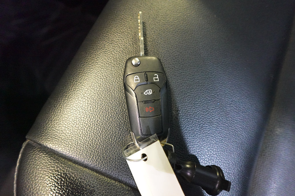 Used 2023 Ford Transit 250 Medium Roof AWD image 17