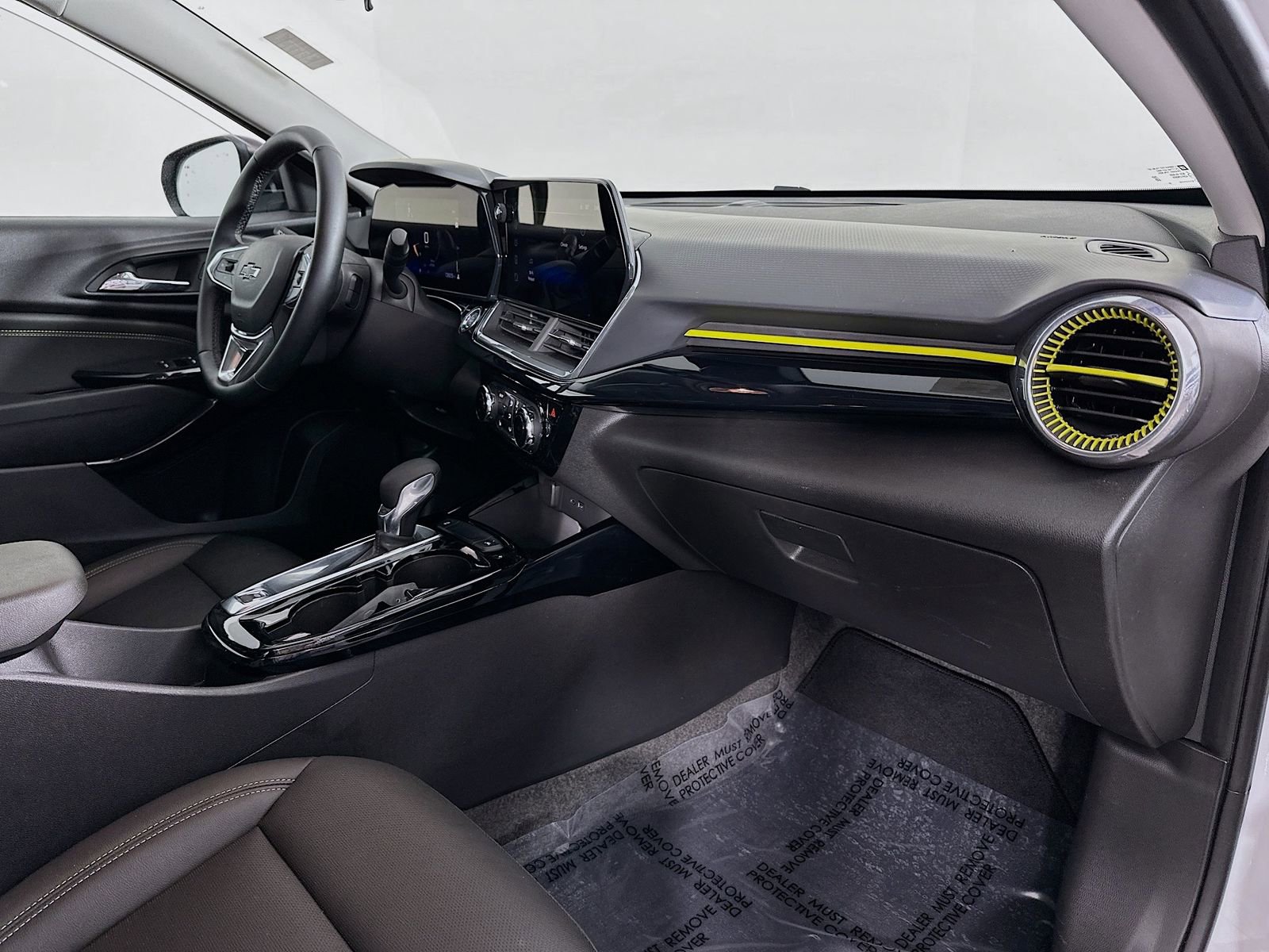 Used 2024 Chevrolet Trax ACTIV w/ Driver Confidence Package image 28