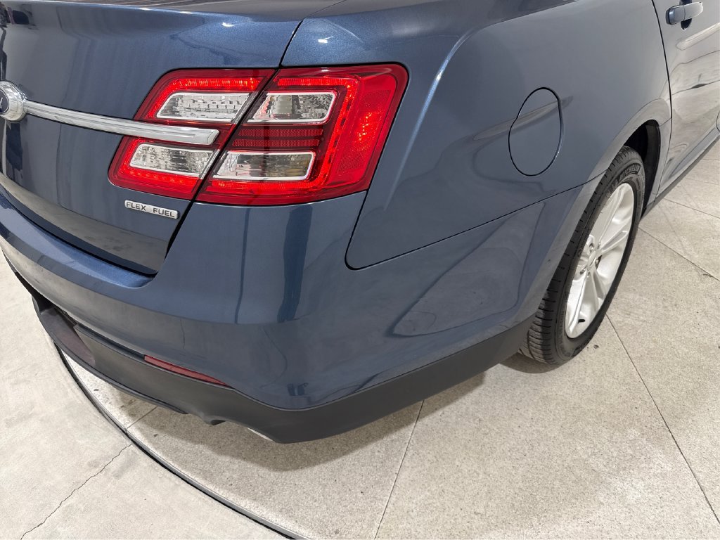 Used 2018 Ford Taurus SE FWD image 19
