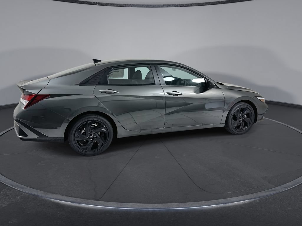 New 2026 Hyundai Elantra SEL Sport FWD image 9