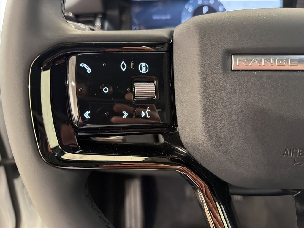 Used 2024 Land Rover Range Rover Evoque S image 12