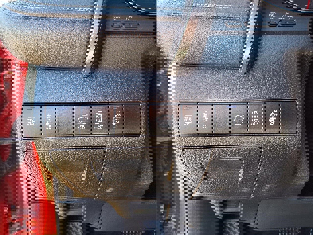 Used 2022 Toyota Camry XSE image 15