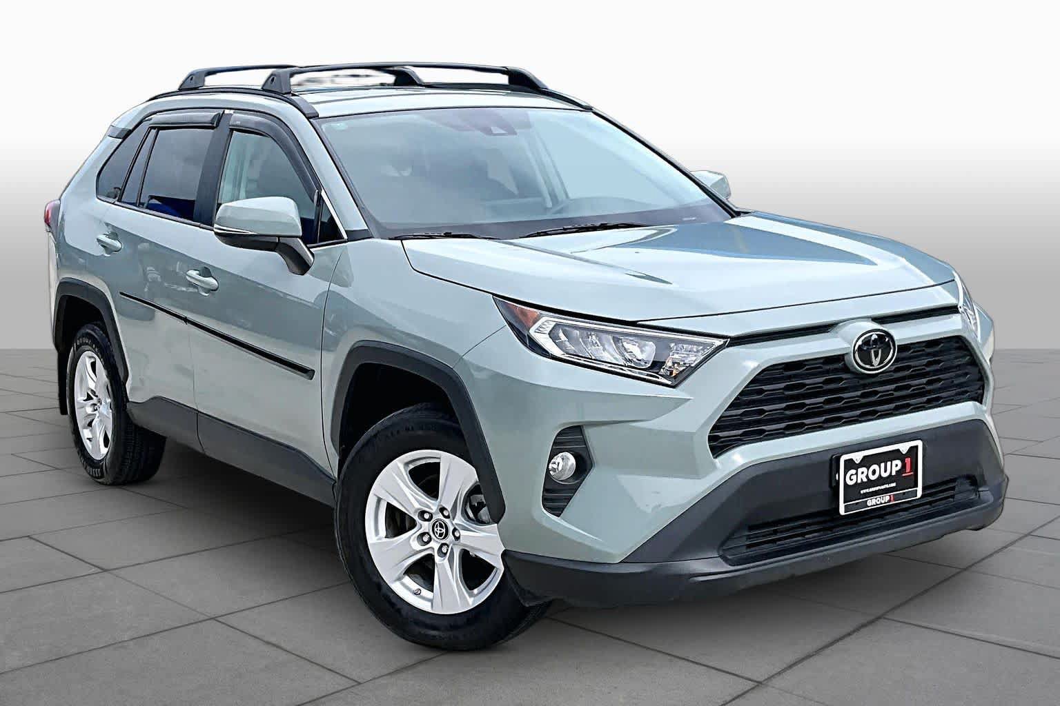 Used 2019 Toyota RAV4 XLE FWD image 3
