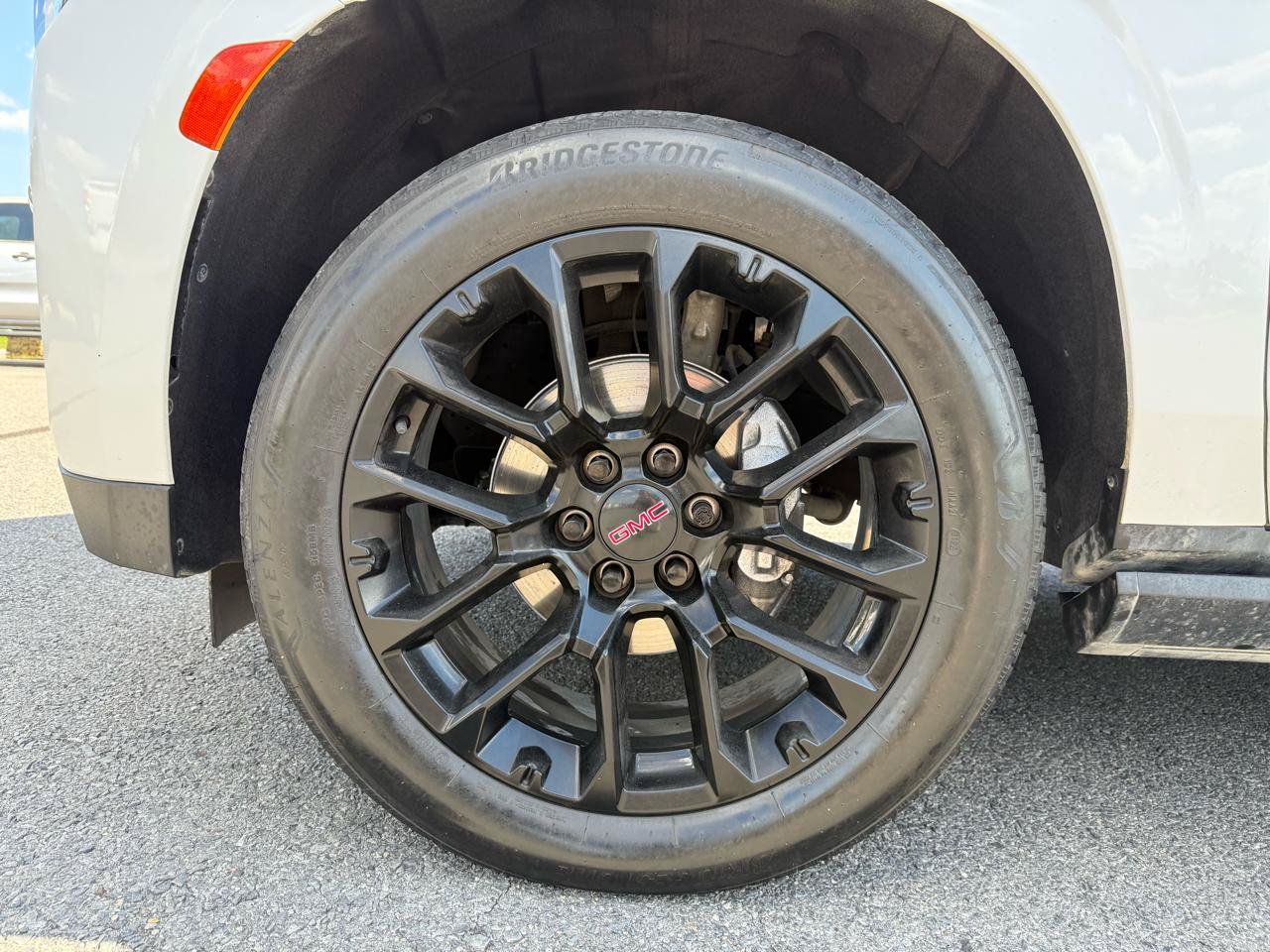 Used 2023 GMC Yukon Denali RWD image 57