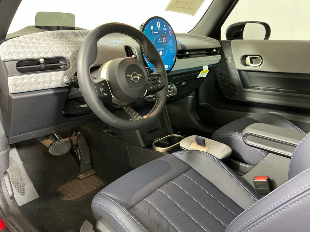 Certified 2025 MINI Cooper 2-Door Hardtop FWD image 19