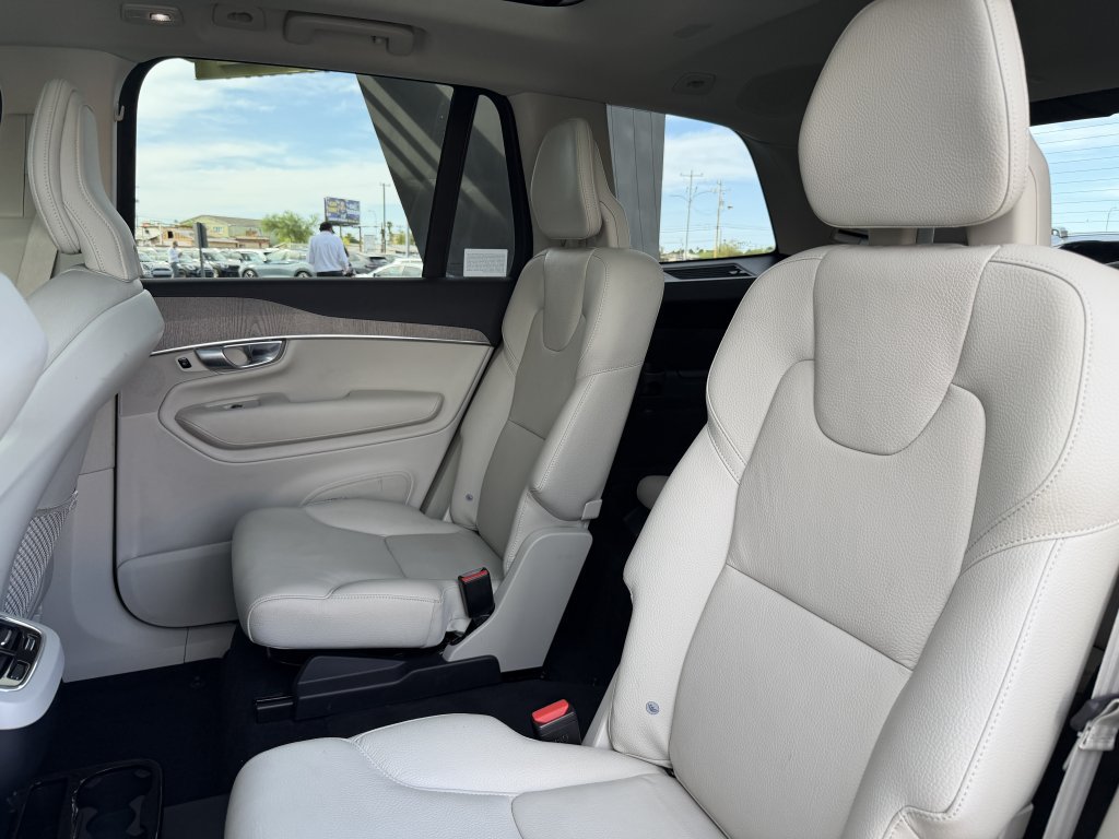 Used 2023 Volvo XC90 B6 Plus AWD/4WD image 35