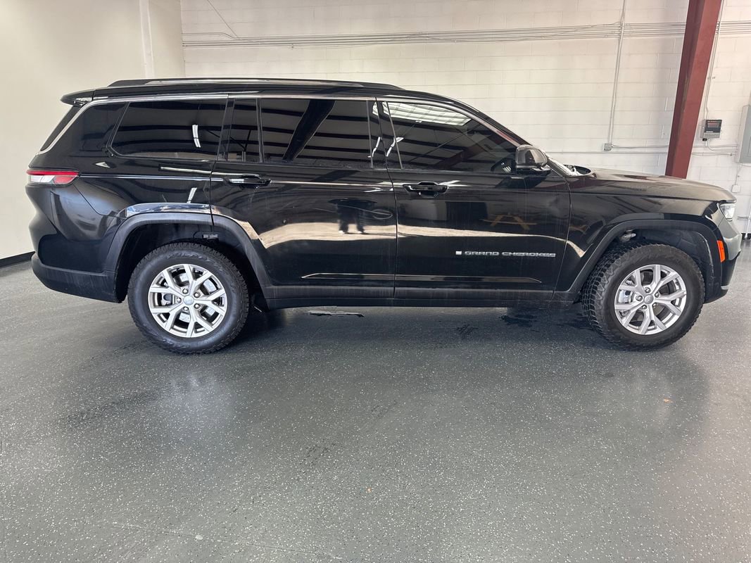 Used 2021 Jeep Grand Cherokee L Limited image 3