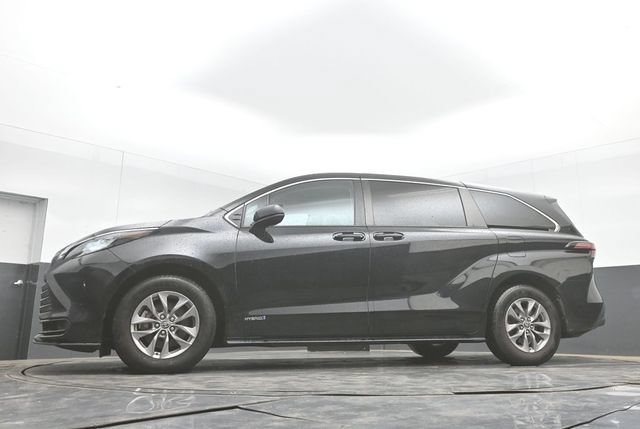 Used 2021 Toyota Sienna LE FWD image 45