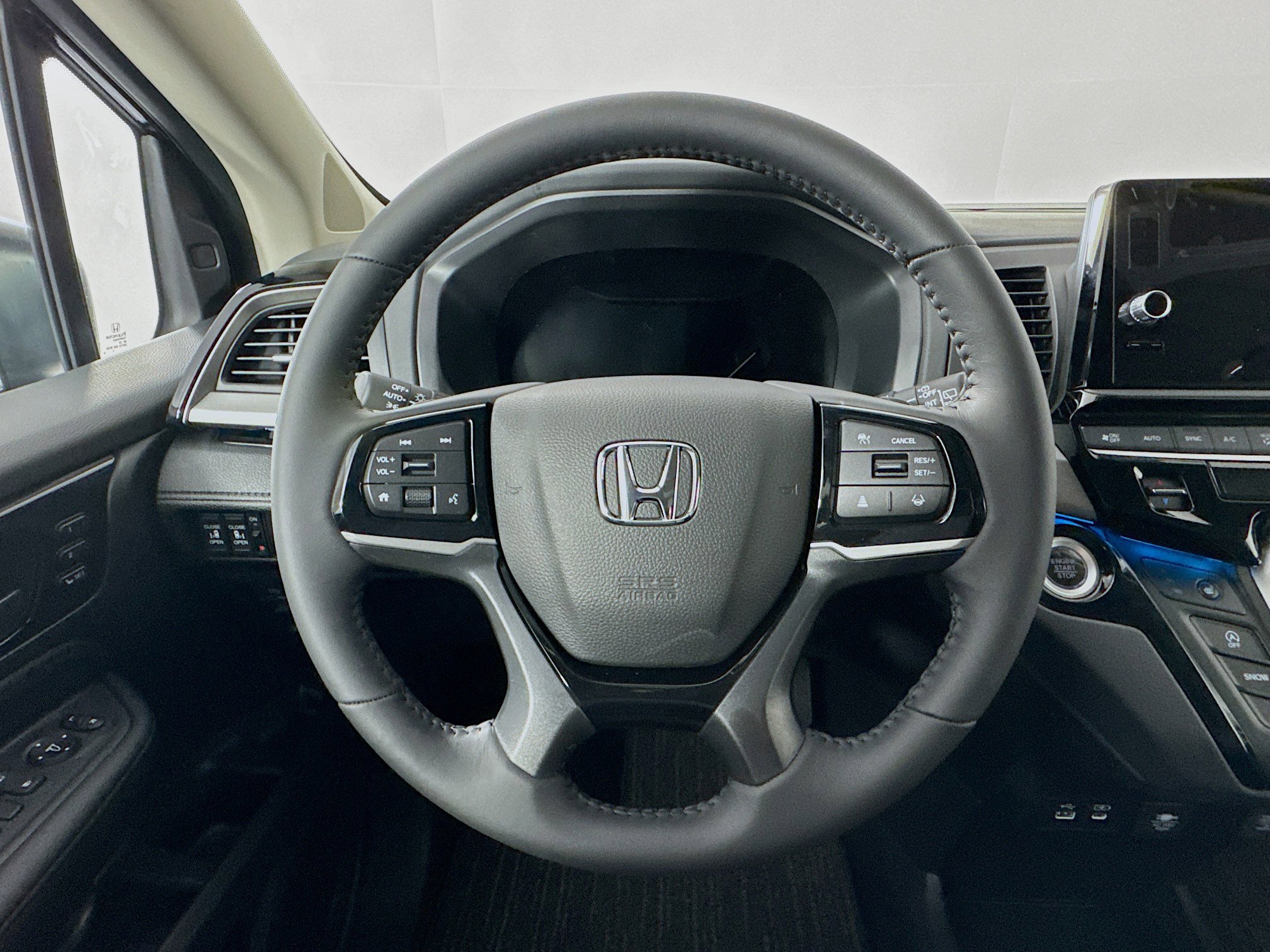 New 2026 Honda Odyssey Touring image 11