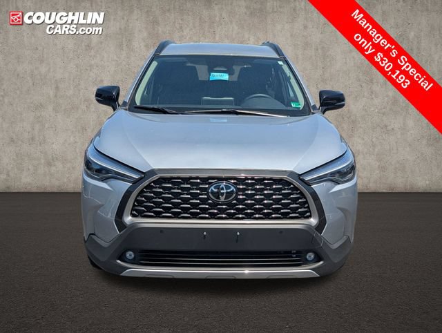 Used 2025 Toyota Corolla Cross XLE AWD/4WD image 2