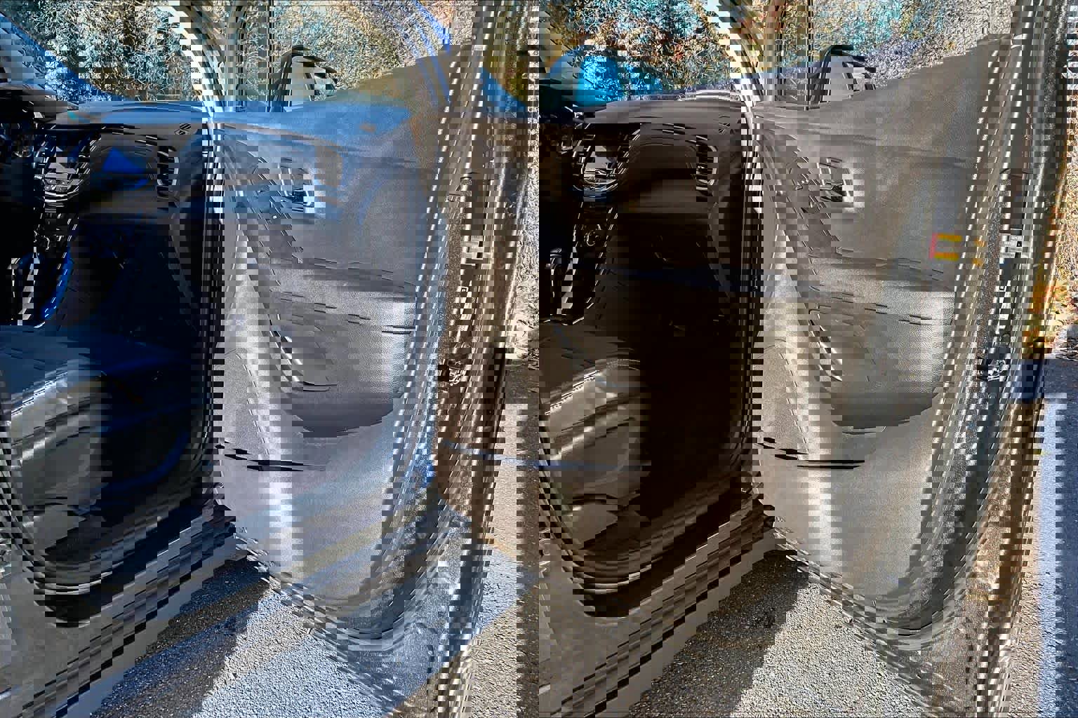 Used 2019 Chevrolet Trax LT w/ LT Convenience Package image 22