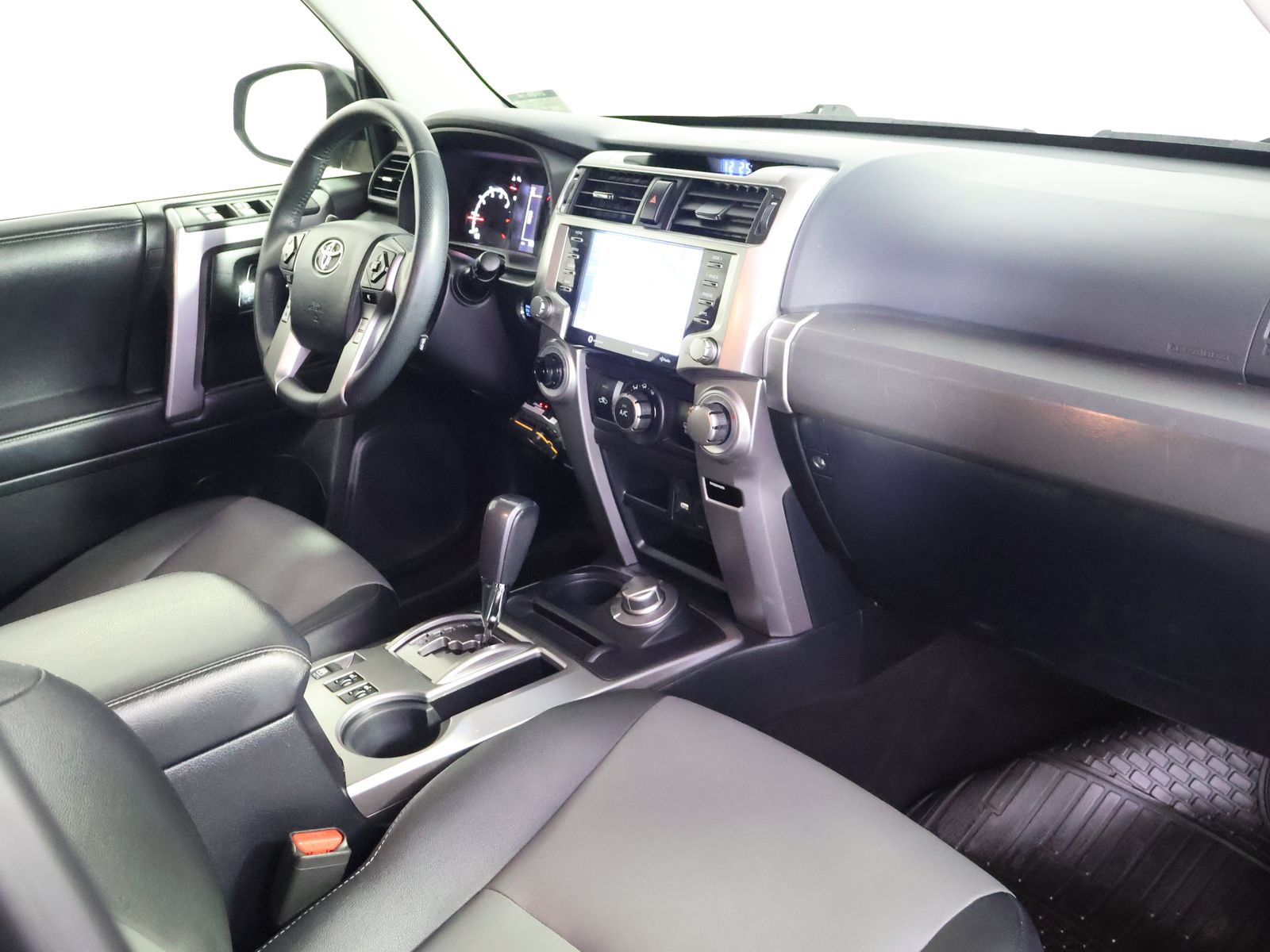 Used 2020 Toyota 4Runner SR5 Premium w/ Moonroof Package AWD/4WD image 53