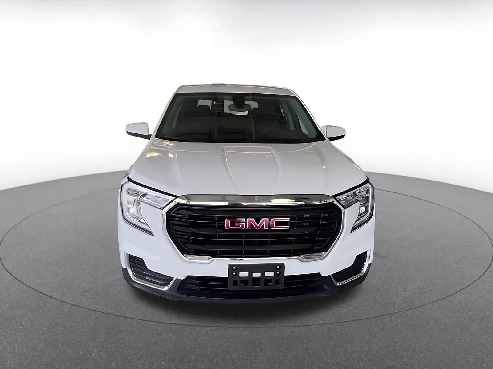 Used 2024 GMC Terrain SLE image 5