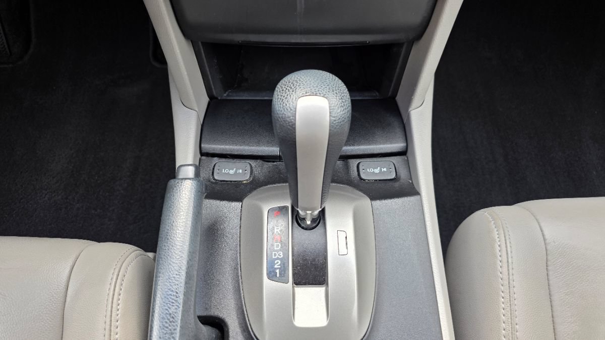 Used 2010 Honda Accord EX-L image 18