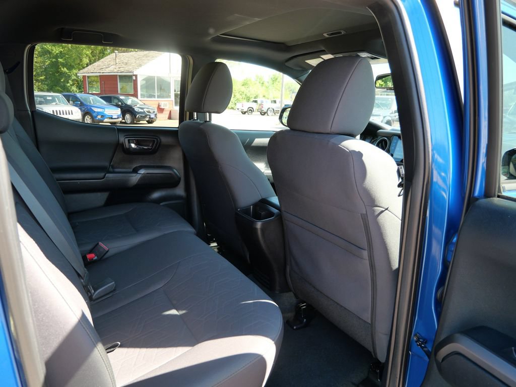 Used 2016 Toyota Tacoma TRD Sport AWD/4WD image 13