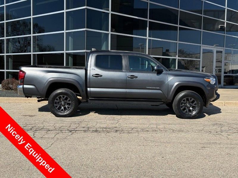 Used 2023 Toyota Tacoma SR5 AWD/4WD image 2