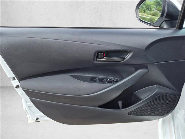 Used 2025 Toyota Corolla LE FWD image 10