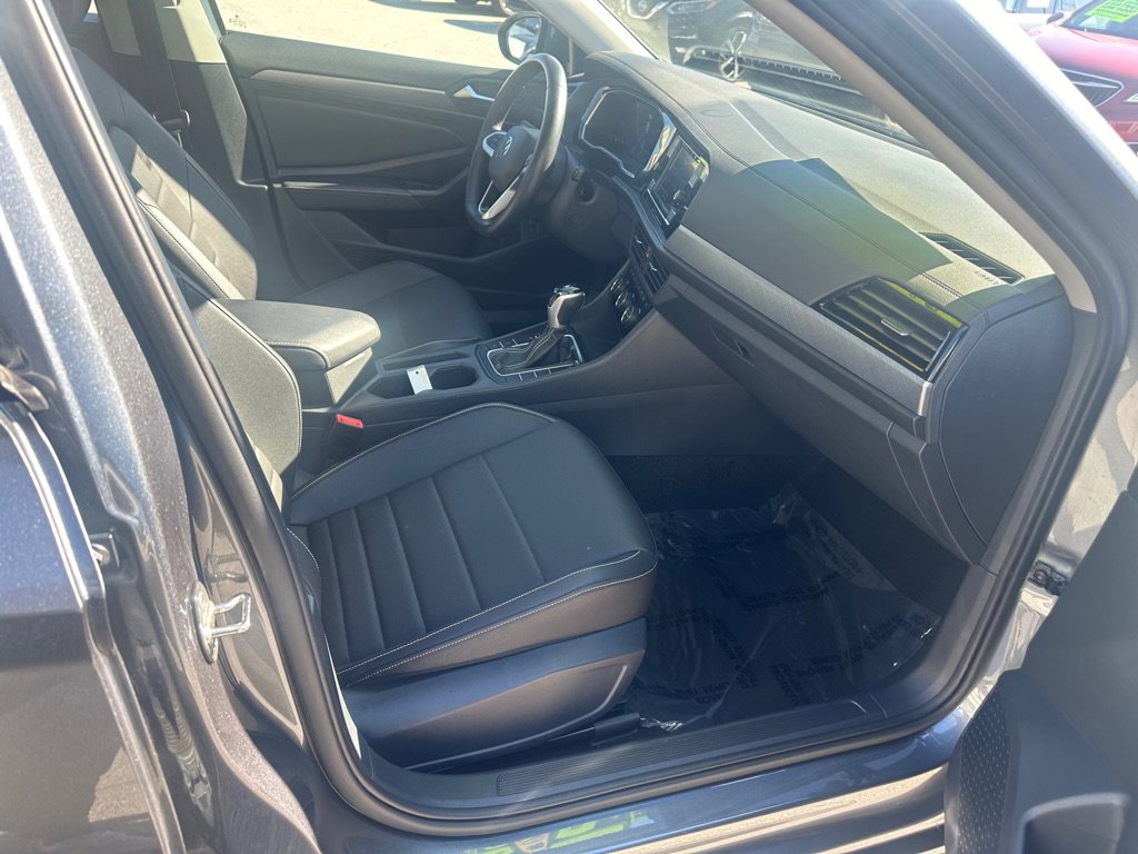 Used 2024 Volkswagen Jetta SE image 22