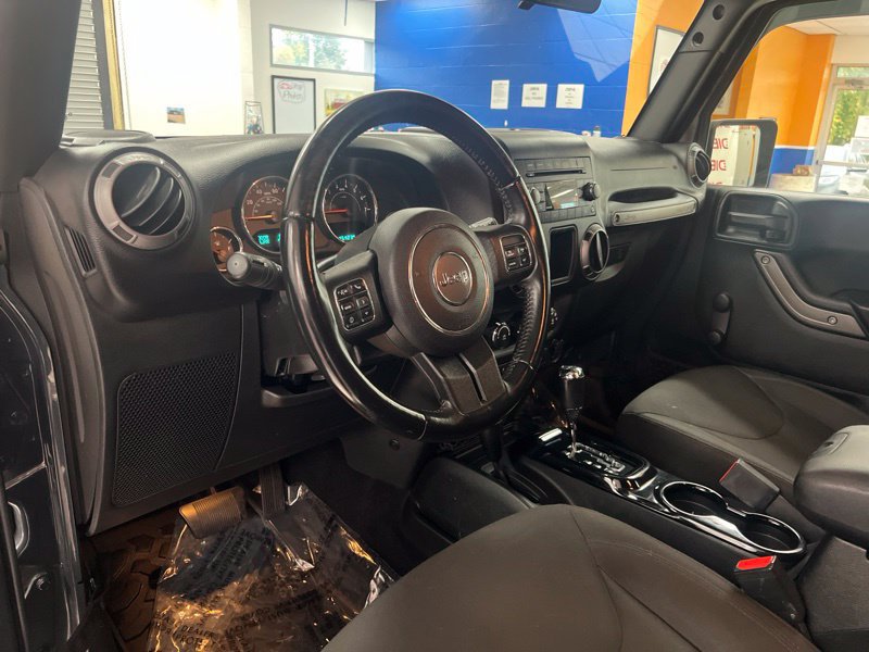 Used 2017 Jeep Wrangler Unlimited Sport w/ Mopar Black Appearance Group AWD/4WD image 18