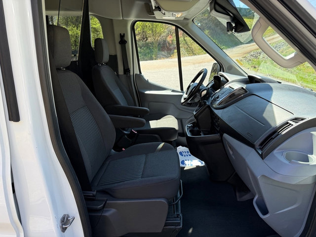 Used 2018 Ford Transit 150 XLT image 19