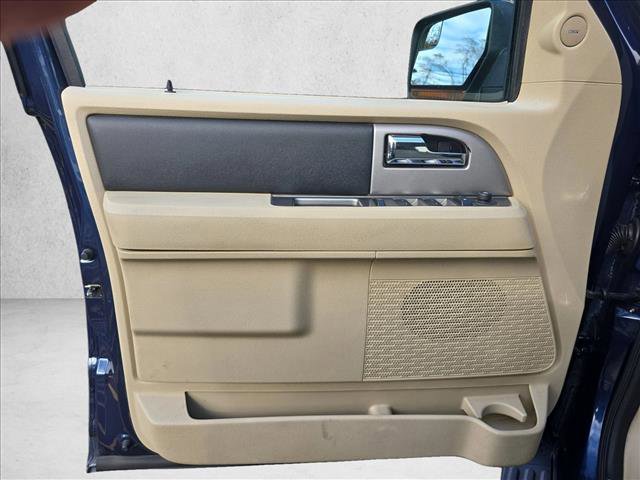 Used 2016 Ford Expedition XLT w/ Equipment Group 202A image 25