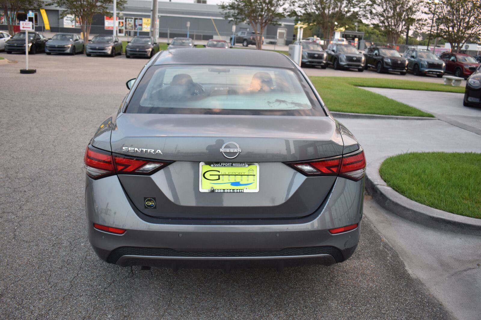 Used 2025 Nissan Sentra S FWD image 6