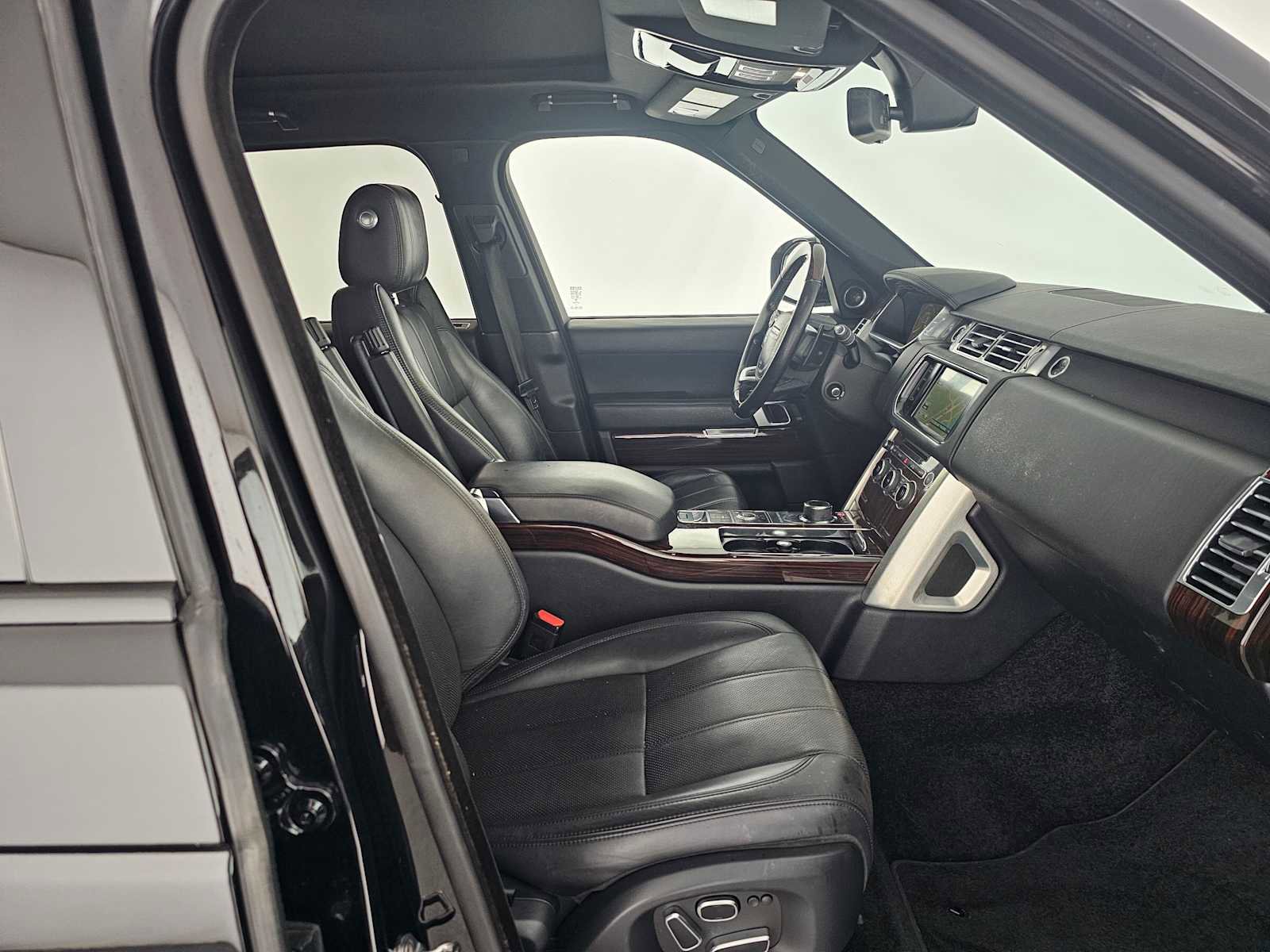 Used 2015 Land Rover Range Rover Supercharged image 10