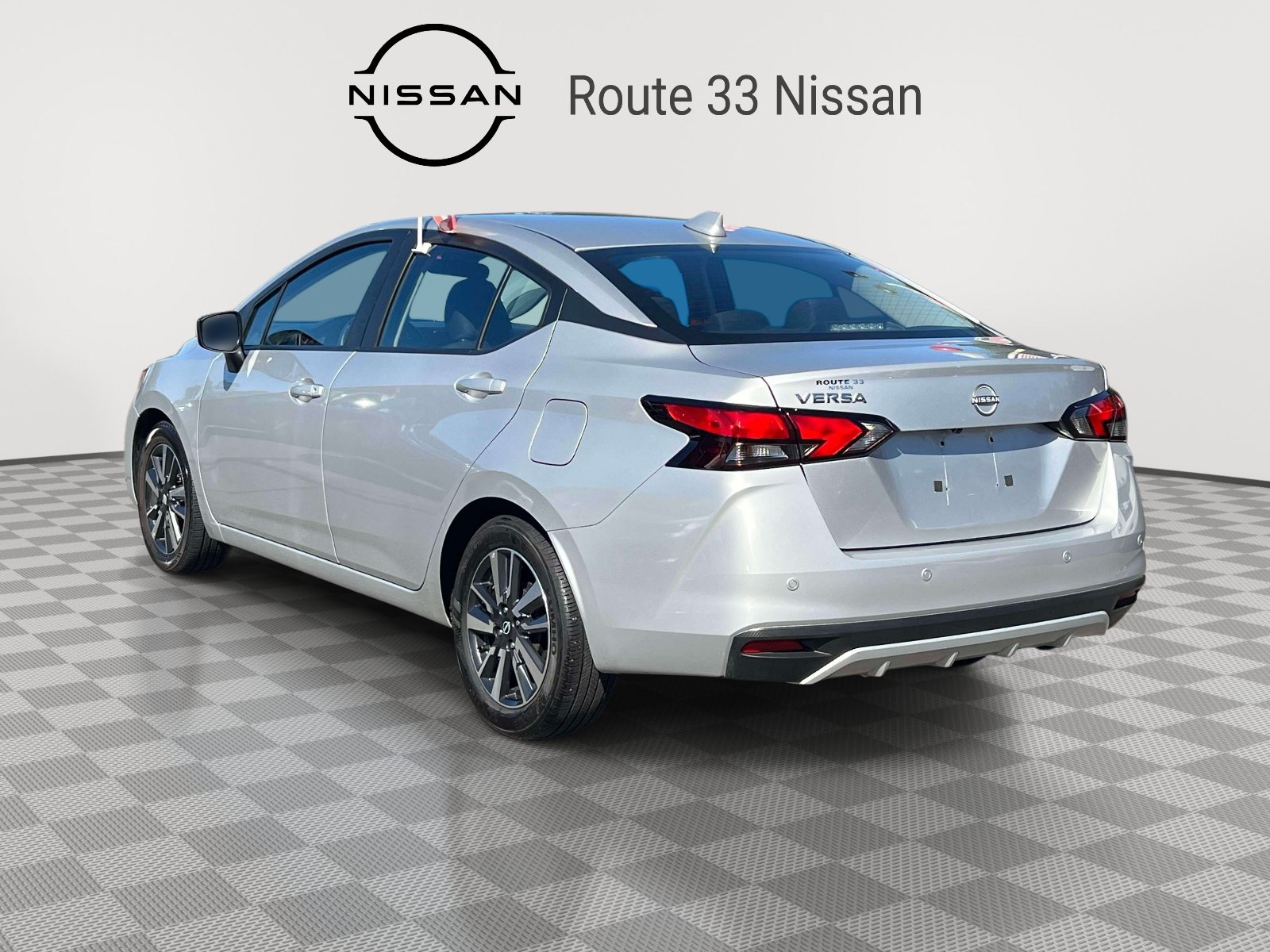 Used 2025 Nissan Versa SV FWD image 3